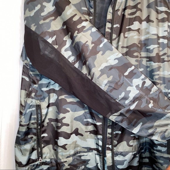 NWOT WIND BREAKER JACKET - Picture 3 of 13